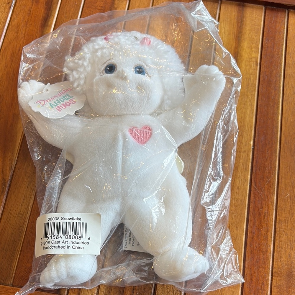 Dreamsicles 1998 Angel Hugs Plush. NWT